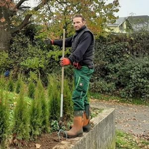 Arbeiten an einer Gartenanlage
